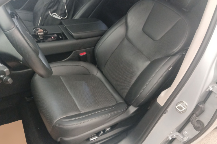 鸿蒙智行 问界M5 2022款 增程四驱旗舰版局部细节19