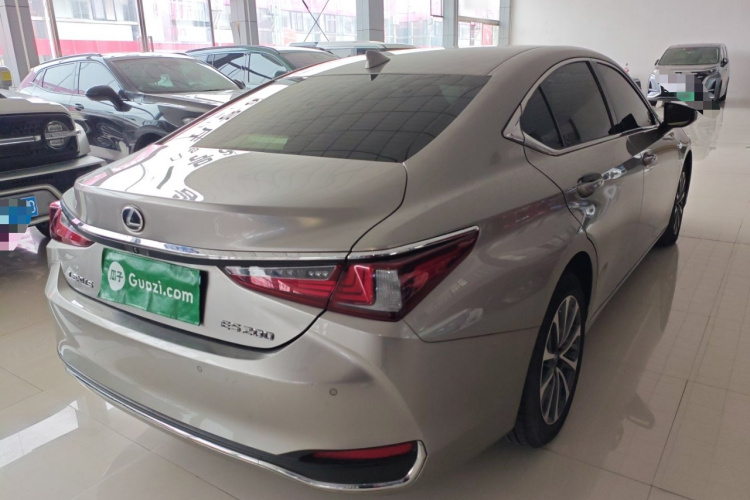 雷克萨斯ES 2023款 200 卓越版车身外观7
