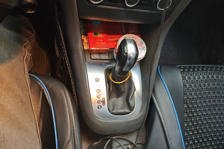 大众 高尔夫 2012款 1.6 自动舒适型局部细节18