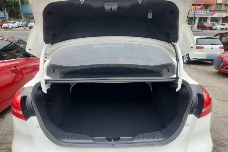 福特 福克斯 2015款 三厢 EcoBoost 180 自动精英型机舱底盘23