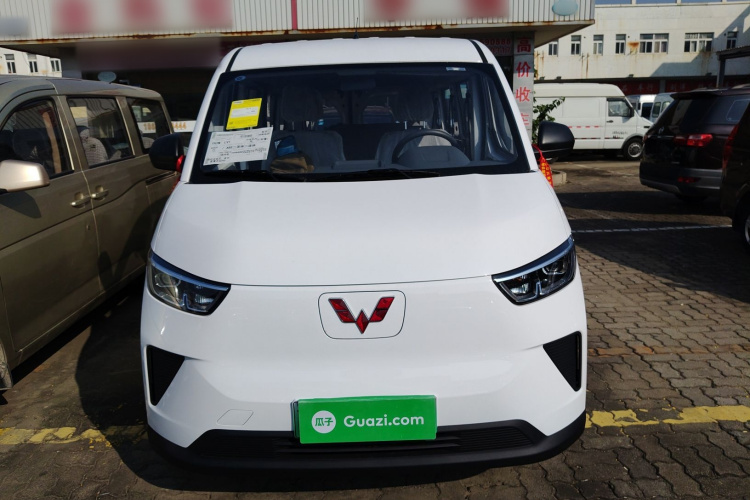 五菱汽车 五菱扬光 2025款 400km 客车版舒适型车身外观2