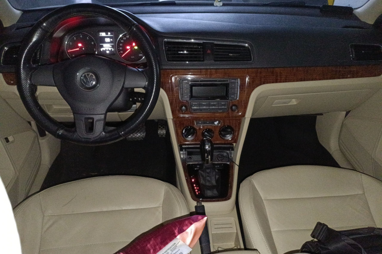 大众 朗逸 2013款 1.6L 自动舒适版中控内饰12