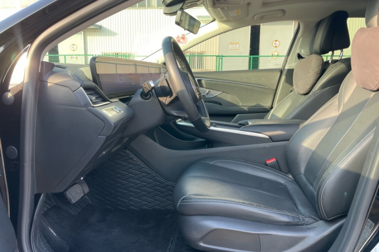 别克 君越 2023款 28T 越尊版中控内饰7003