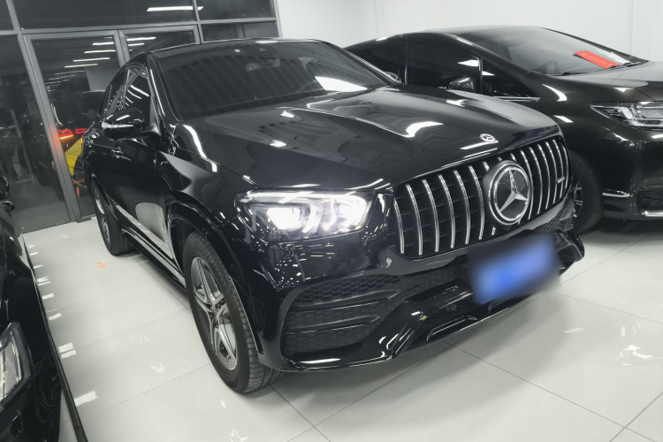 奔驰GLE轿跑 2020款 GLE 450 4MATIC 轿跑SUV 时尚型车身外观3