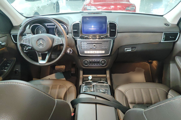 奔驰GLE 2016款 GLE 320 4MATIC 豪华型中控内饰12
