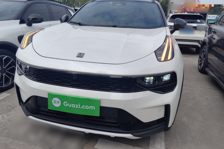 领克01 2023款 1.5TD EM-F 晨曦车身外观2