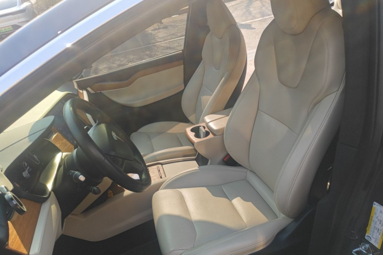 特斯拉 Model X 2019款 长续航版中控内饰19