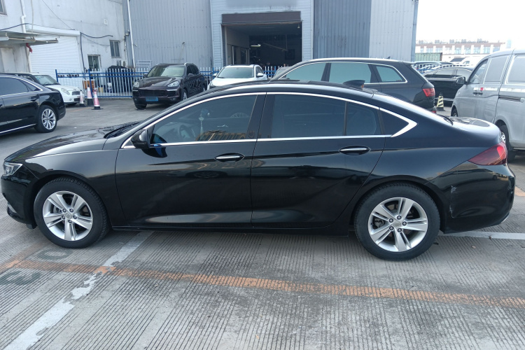 别克 君威 2017款 20T 精英型车身外观4