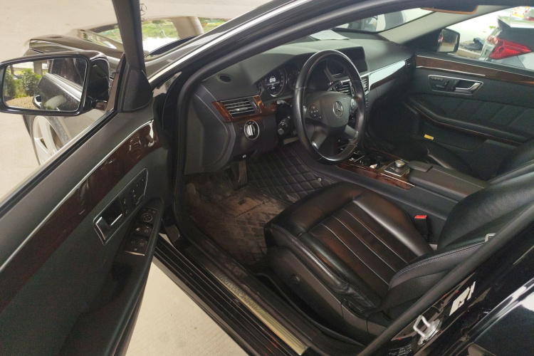 奔驰E级 2013款 E 300 L 优雅型中控内饰20