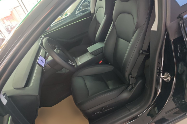 特斯拉 Model 3 2023款 长续航全轮驱动版局部细节19