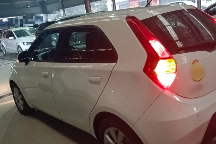 名爵3 2013款 1.5L AMT精英版车身外观4