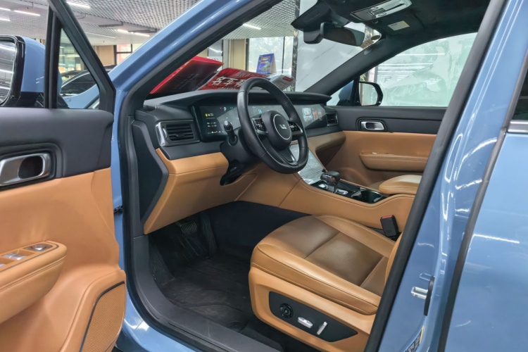 理想汽车 理想ONE 2021款 增程6座版中控内饰7003