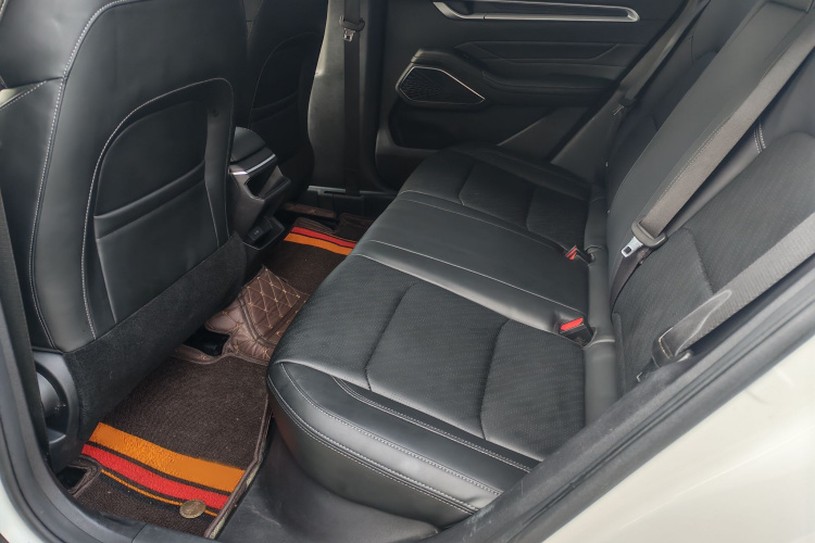 吉利汽车 帝豪 2022款 第4代 1.5L 手动精英型中控内饰7004