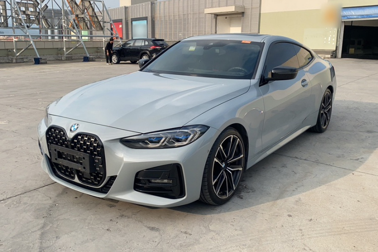 宝马4系 2023款 430i M运动曜夜套装车身外观6004