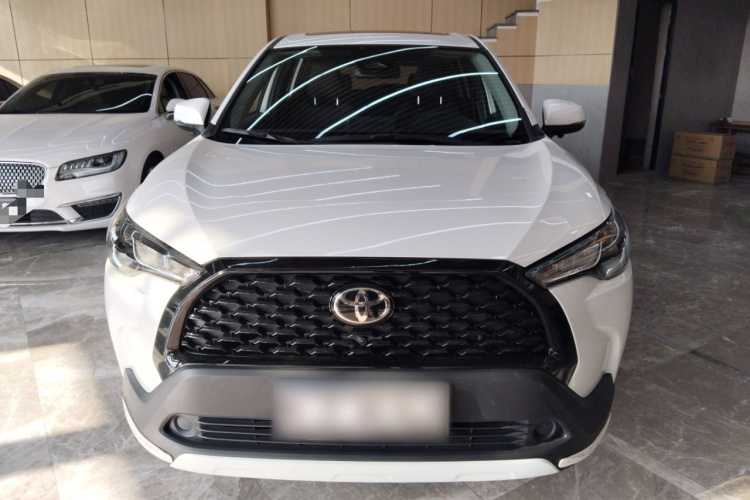 丰田 卡罗拉锐放 2024款 2.0L 精英版车身外观2