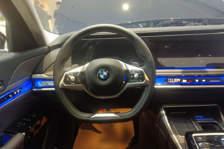 宝马7系 2023款 735Li 豪华套装中控内饰13