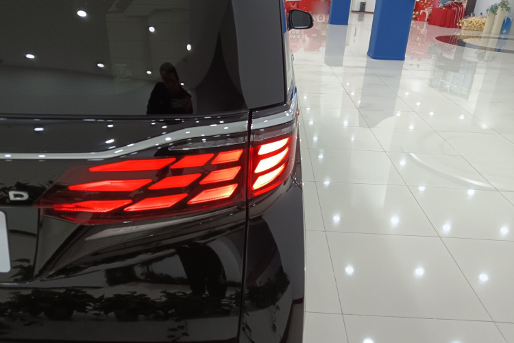 丰田 埃尔法 2024款 双擎 2.5L 臻享版车身外观9