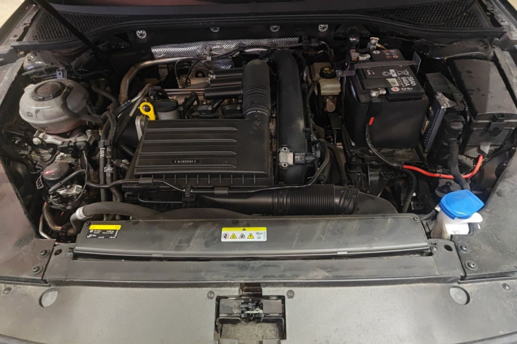 大众 迈腾 2023款 200万辆纪念版 280TSI DSG舒适型机舱底盘24