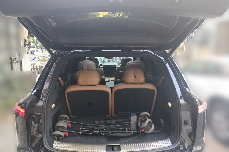 乐道L90 2025款 Ultra 六座版中控内饰23