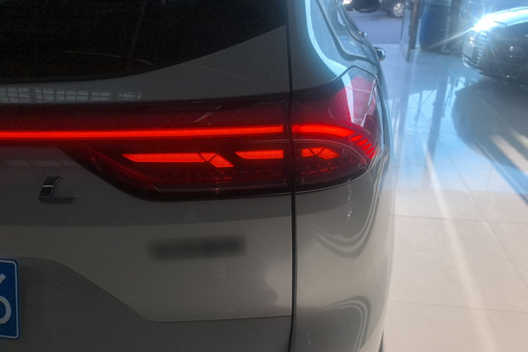 哈弗H6 2023款 国潮版 1.5T 自动都市版车身外观9