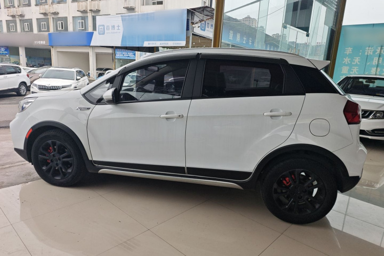 吉利汽车 远景X3 2017款 1.5L 自动尊贵型车身外观4