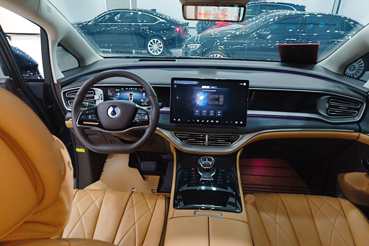 腾势D9 2024款 DM-i 980 四驱尊荣型中控内饰12