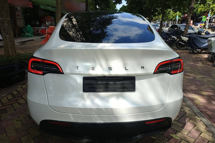 特斯拉 Model Y 2022款 改款 后轮驱动版车身外观6004