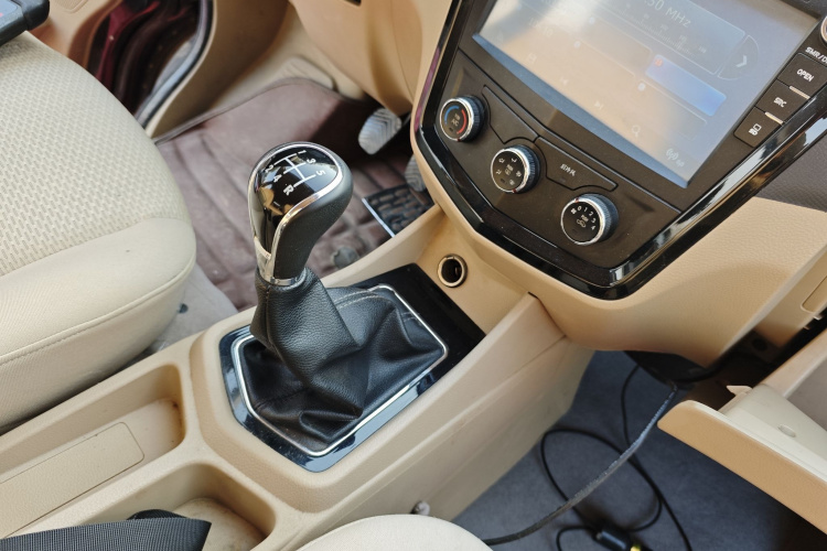 五菱汽车 五菱征程 2015款 1.8L豪华型LJ479QE2中控内饰7002