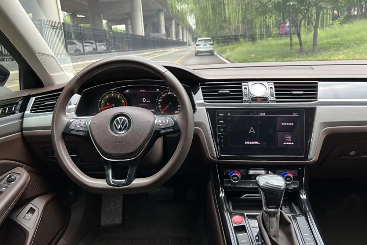 大众 辉昂 2021款 380TSI 豪华版中控内饰7010