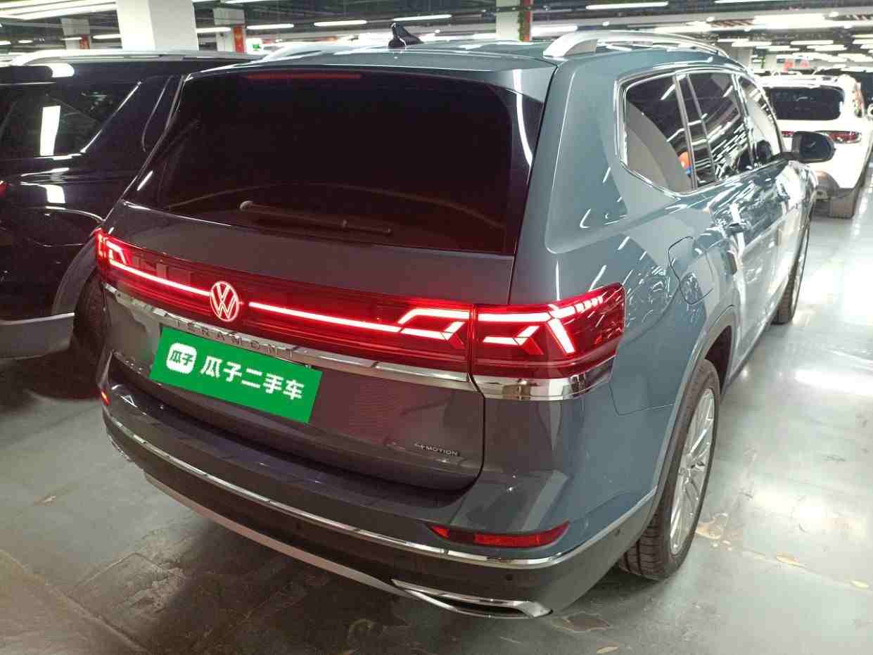 途昂右后45度霸气外观展示