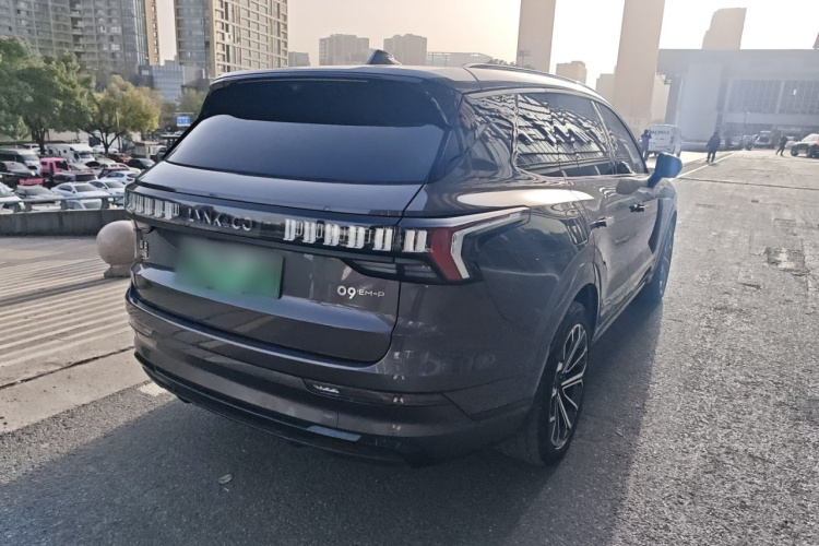 领克09 EM-P 2023款 2.0TD EM-P 远航版PM 六座车身外观6005