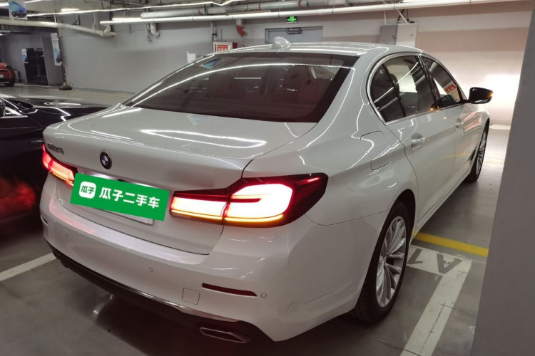 宝马5系 2022款 改款二 525Li 豪华套装车身外观7