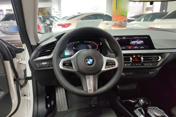 宝马2系(进口) 2021款 225i 四门轿跑车 M运动套装中控内饰13