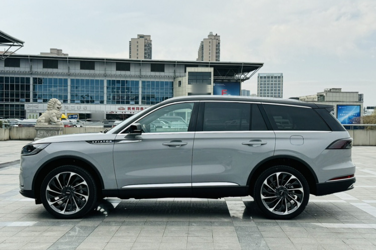 林肯 飞行家 2024款 3.0T V6 四驱奢雅版 六座车身外观6002