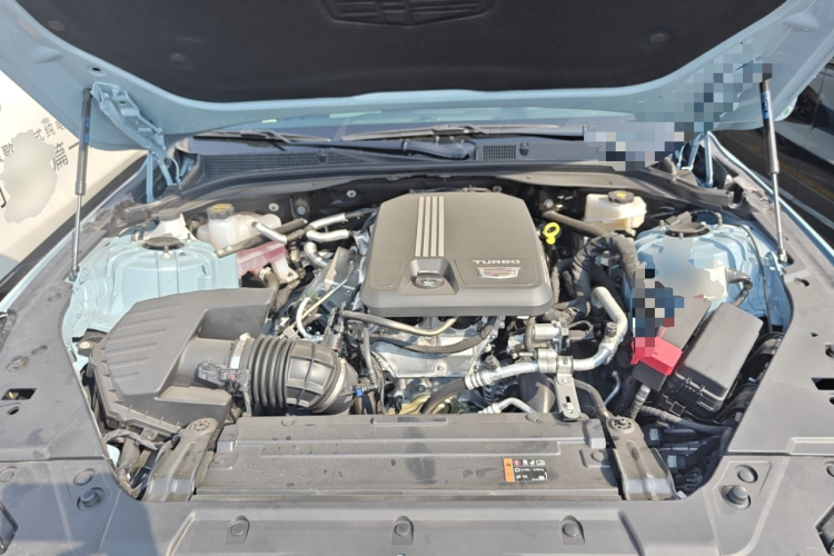 凯迪拉克CT5 2025款 28T 赛道性能版+巅峰赛道选装包机舱底盘24