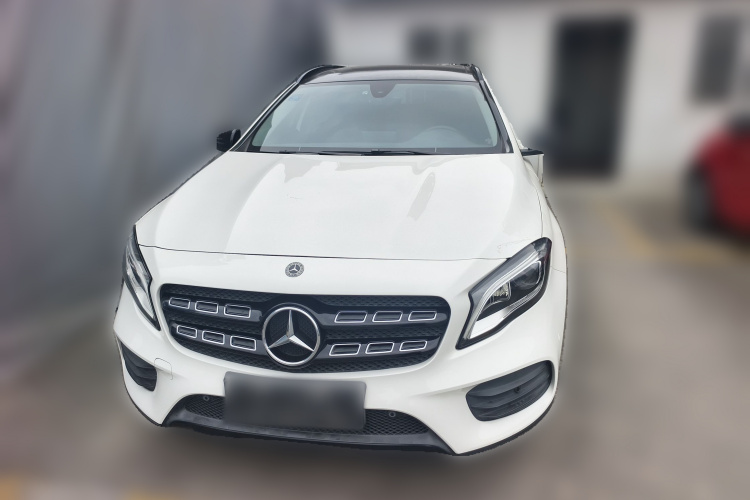 奔驰GLA 2018款 GLA 220 4MATIC 运动型车身外观6001