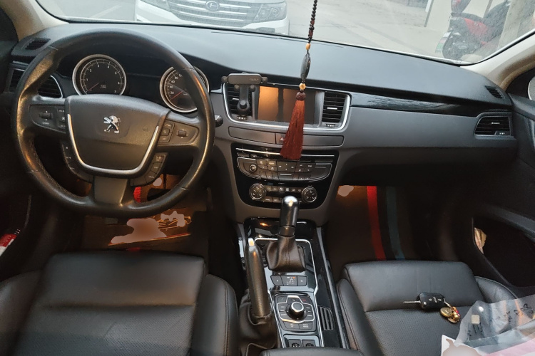 标致508 2012款 2.0L 自动智享版中控内饰12