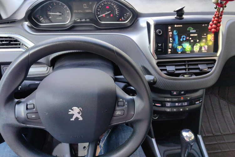 标致2008 2014款 1.6L 自动卓越版局部细节13