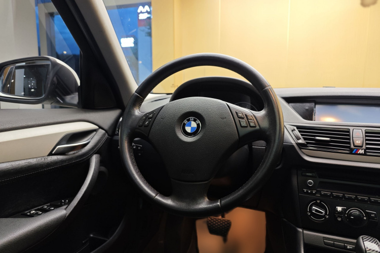 宝马X1 2013款 sDrive18i 时尚型局部细节13