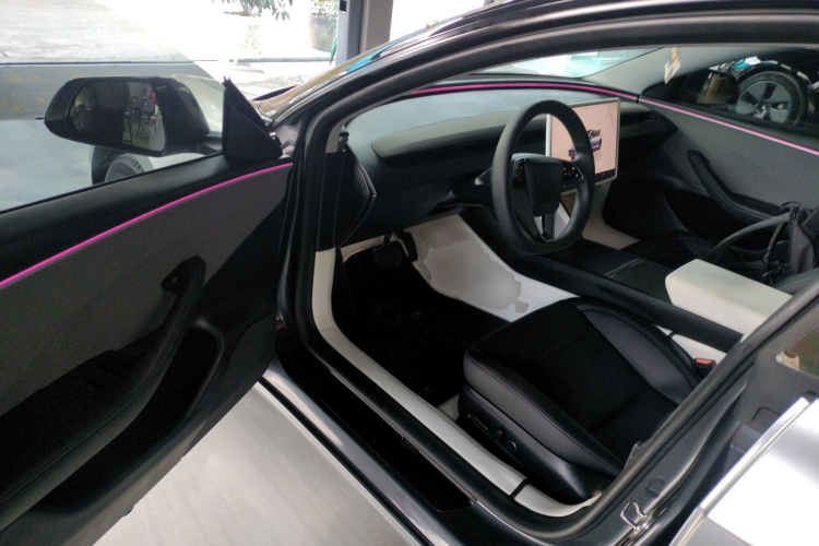 特斯拉 Model 3 2023款 后轮驱动版中控内饰7003