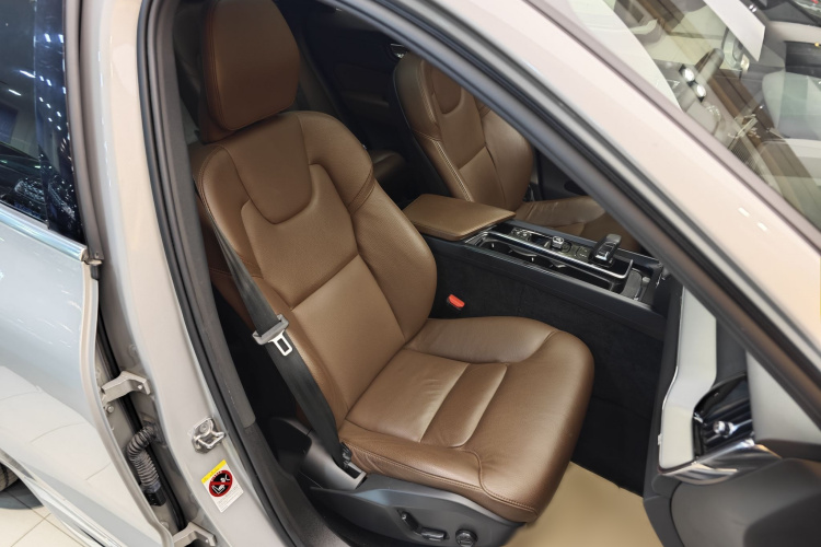 沃尔沃XC60 2022款 B5 四驱智逸豪华版局部细节41