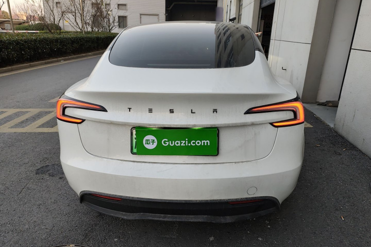 特斯拉 Model 3 2023款 长续航全轮驱动版车身外观6