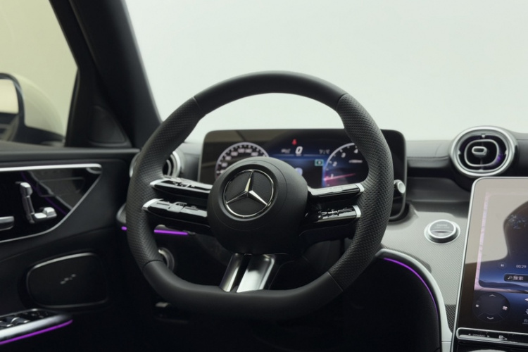 奔驰C级 2023款 改款 C 260 L 运动版中控内饰7005