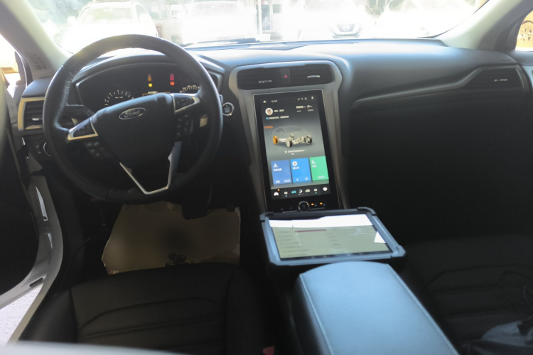 福特 蒙迪欧 2020款 EcoBoost 180 时尚型中控内饰12