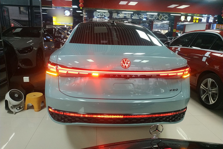 大众 帕萨特 2025款 Pro 380TSI 星空龙尊版车身外观6