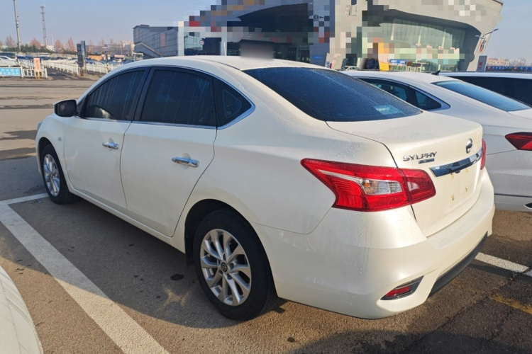 日产 轩逸 2024款 经典 1.6XE CVT舒适版车身外观4