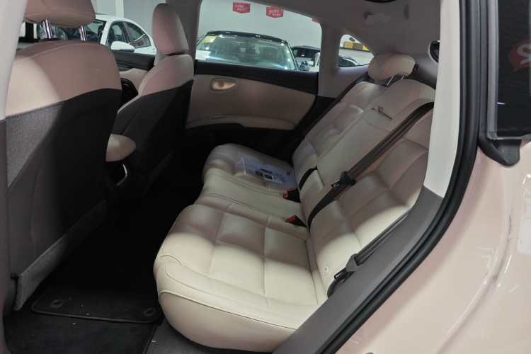 智己汽车 智己LS6 2025款 长续航灵蜥智享版中控内饰7004