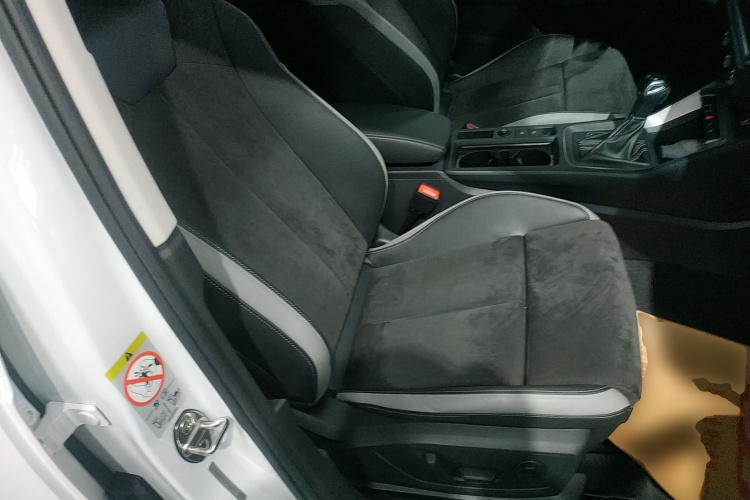 奥迪Q3 2021款 35 TFSI 时尚动感型局部细节41