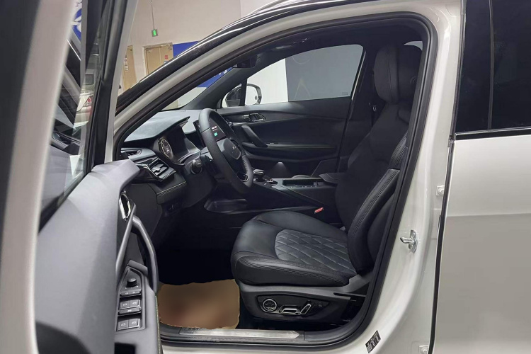 领克06 2023款 Remix 1.5T 劲Halo中控内饰19