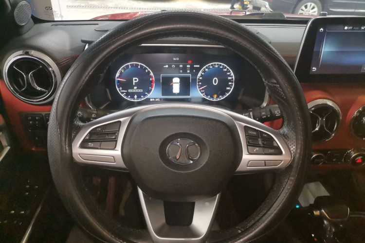 北京越野 北京BJ40 2019款 PLUS 2.3T 自动四驱尊享版 国VI中控内饰13